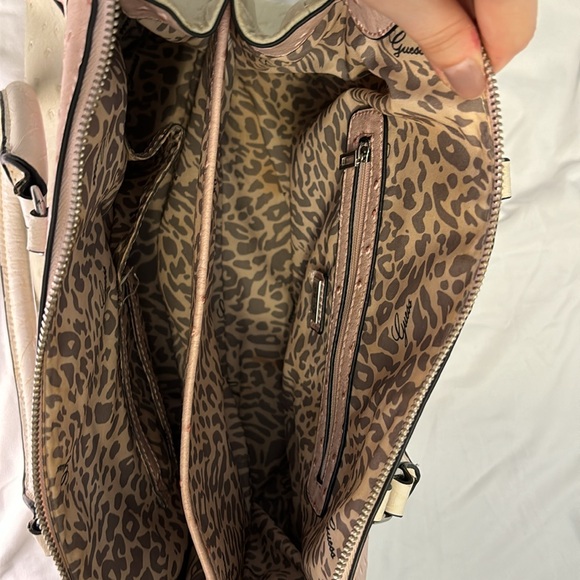 Guess purse pink and white - Picture 7 of 10